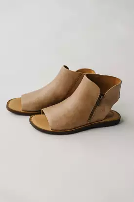 Born: Hazle Sandal in Natural