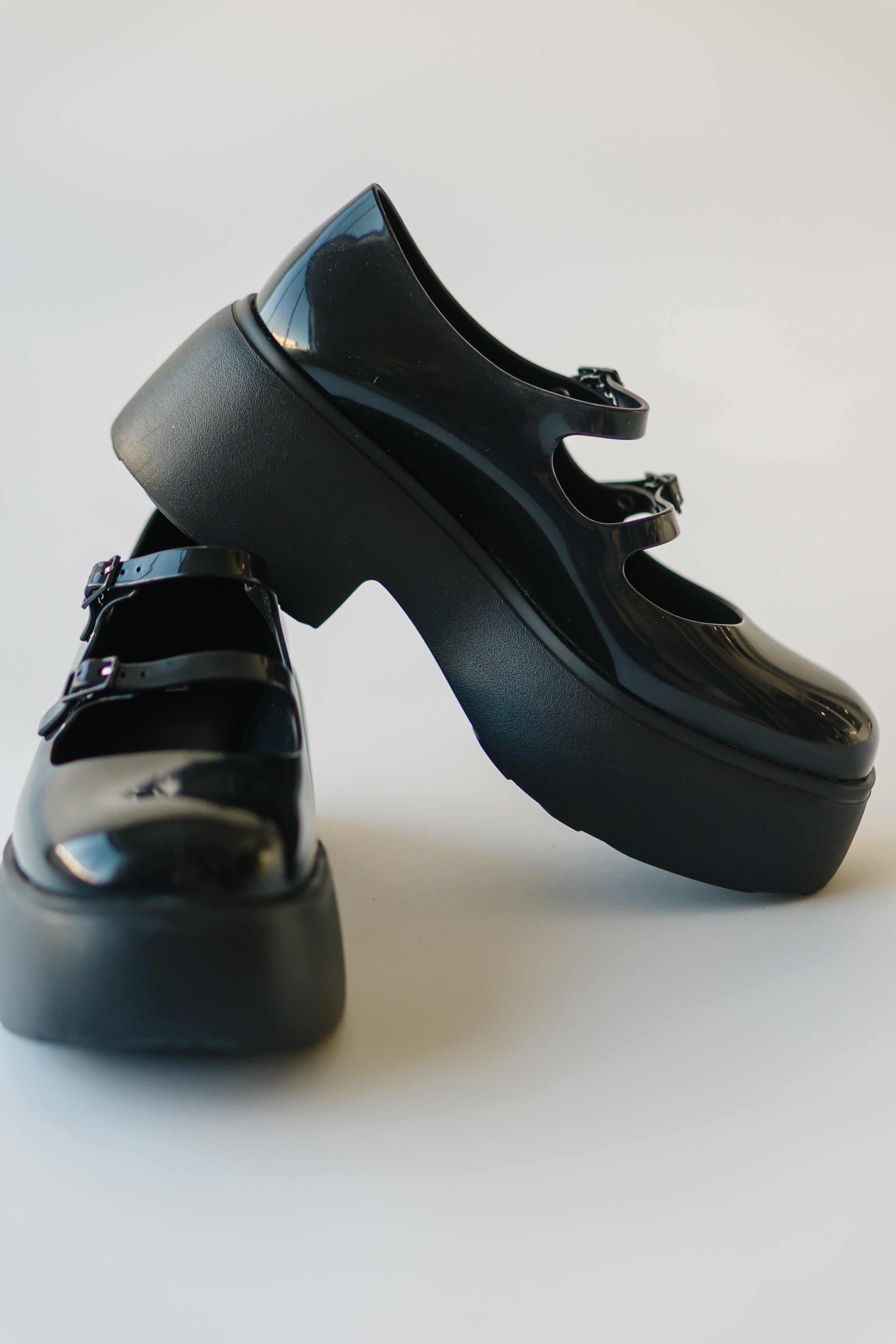 Melissa: Farah Jelly Platform in Black