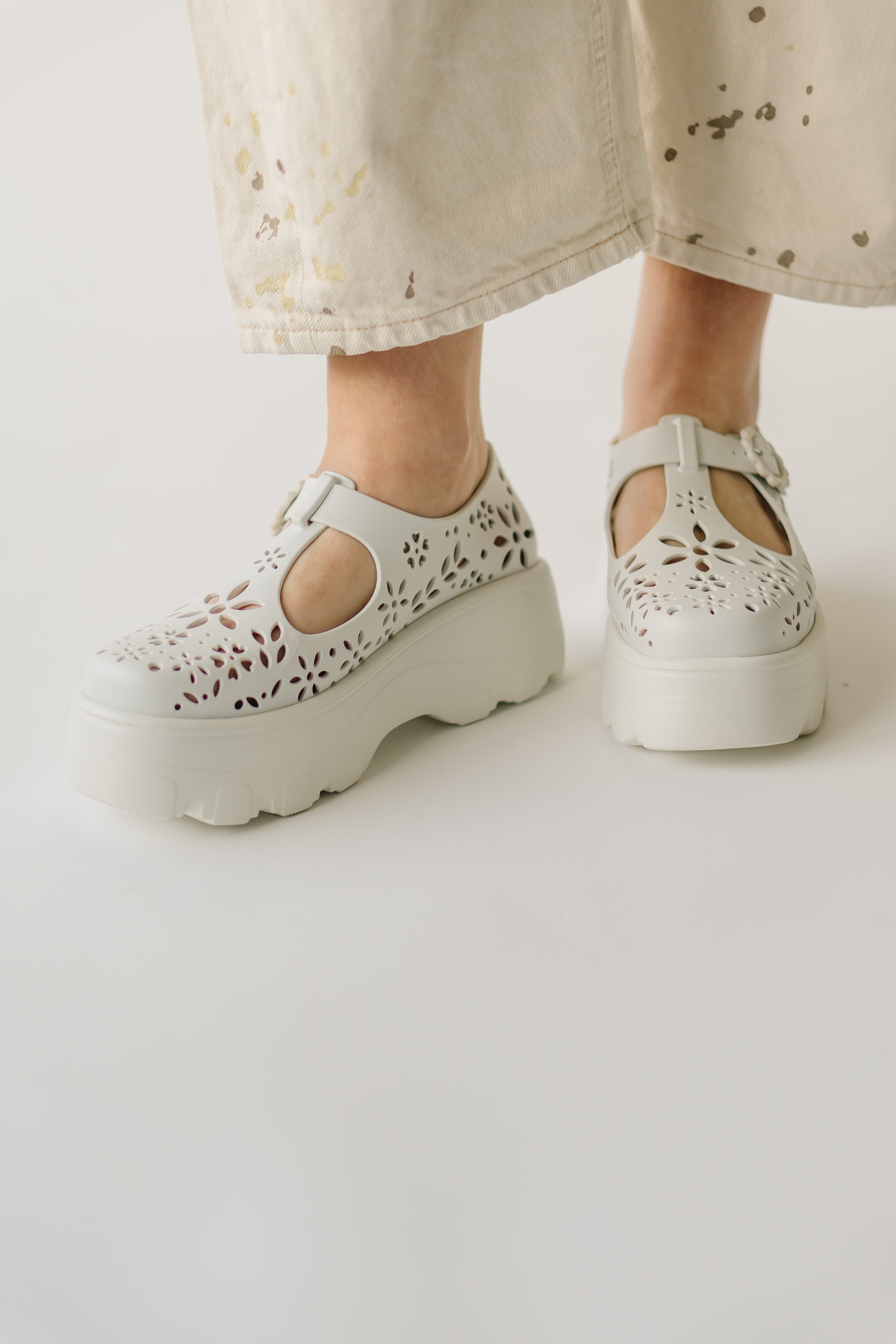 Melissa: Kick Off Lace Platform in White